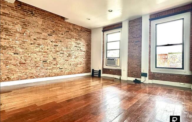 428 E 134 ST