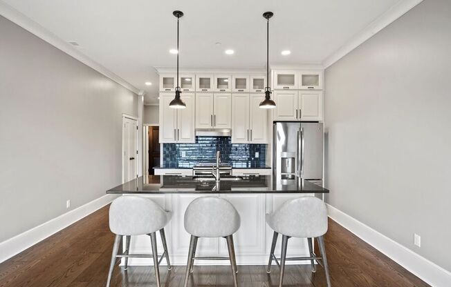 112 Walnut Blvd