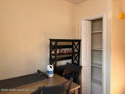 2 beds, 1 bath, 888 sqft, $2,150, Unit 2