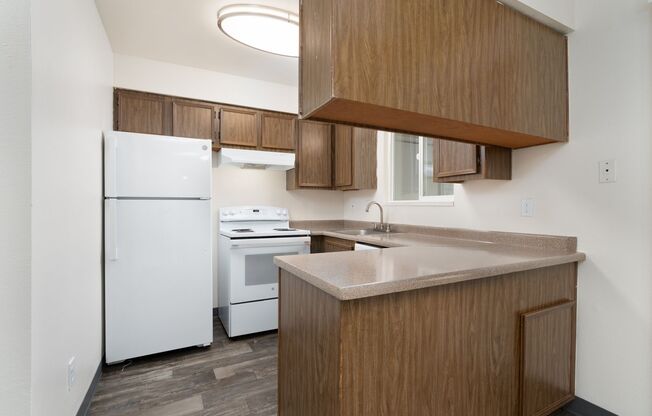 2 beds, 1 bath, 850 sqft, $1,550, Unit 750