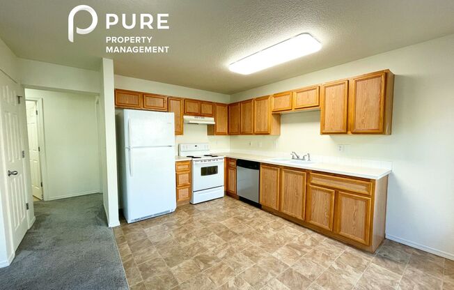 2 beds, 1 bath, $1,350, Unit 7