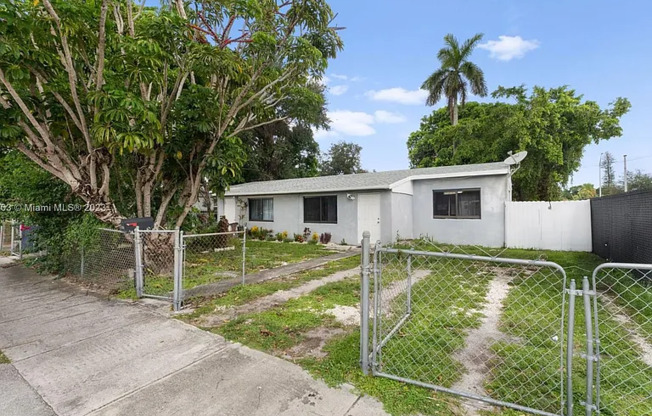 2251 NW 94 ST
