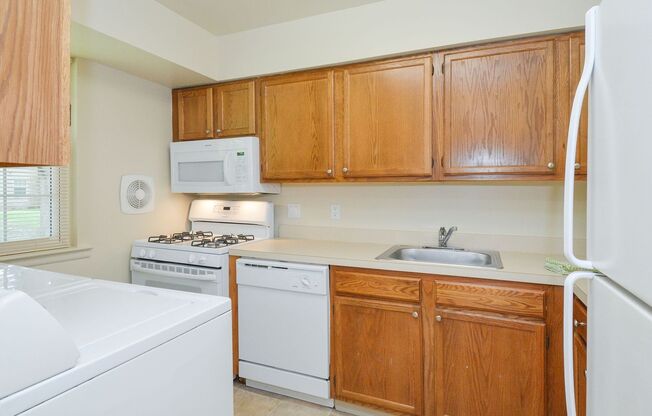 2 beds, 1 bath, 1,140 sqft, $1,840, Unit 615-B