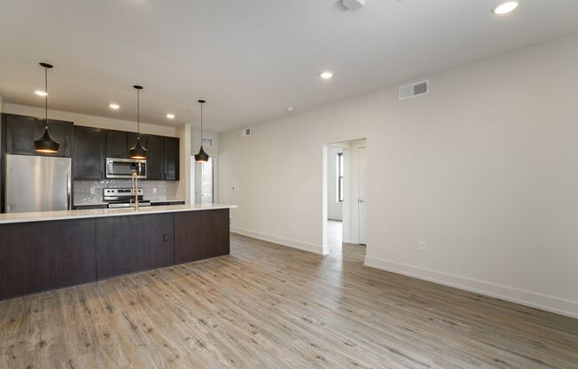 2 beds, 2 baths, $1,875, Unit 1050 N 4th St. Apt. 316