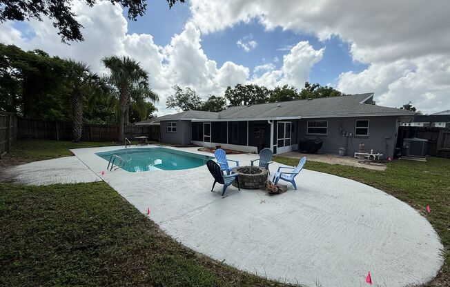 Pretty 3/2 Pool Home in Spring Oaks Community in Altamonte!