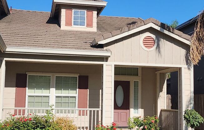 Turlock 4 Bedroom 2 bathroom home Near Christofferson Pkwy Close to Walnut Elementary, Turlock Jr High School and Pitman High School