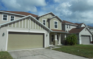 3 bedroom 2.5 bath Waterford Trails Home w Stainless Appliances and Huge Master Suite!