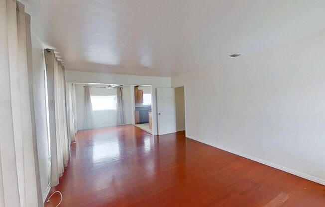 Charming 3 Bed 1 Bath House in Santa Ana!