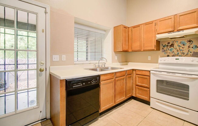 2 beds, 2 baths, 868 sqft, $1,500, Unit 1021