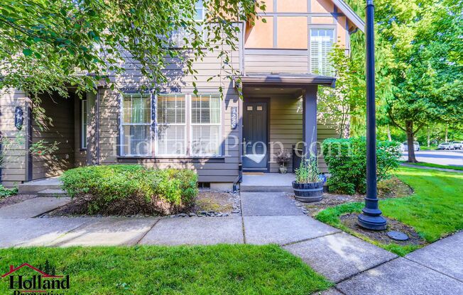 Modern 3-Bedroom Home in Hillsboro with Desirable Amenities