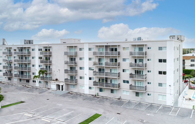 Biscayne Shores Apartment Homes