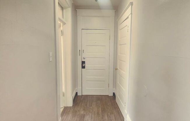 1 bed, 1 bath, 649 sqft, $950