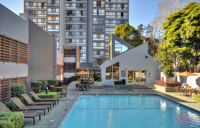 Apartments Downtown Oakland - Merritt on 3rd Apartments Exterior Heated Pool with Spa
