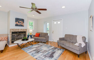 1109 Northeast Noeleen Court