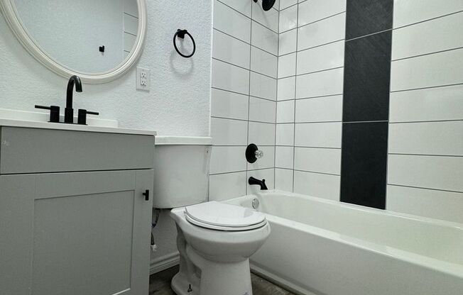 $895 AND BY FORT HOOD!!!  WATER & TRASH INCLUDED IN RENT!