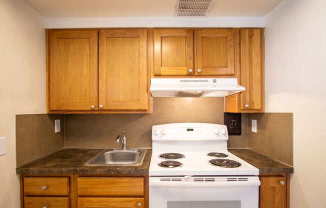 NW Coveted Corner Flat w Hardwood Floors Ready Late June!