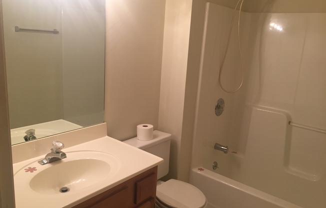 2 beds, 2 baths, $1,900