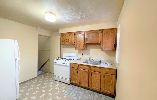 2 beds, 1 bath, 888 sqft, $1,000, Unit 435