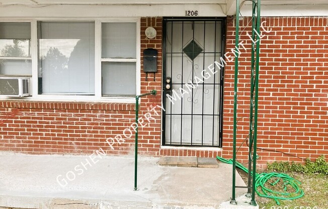 1206 N LORRAINE AVE