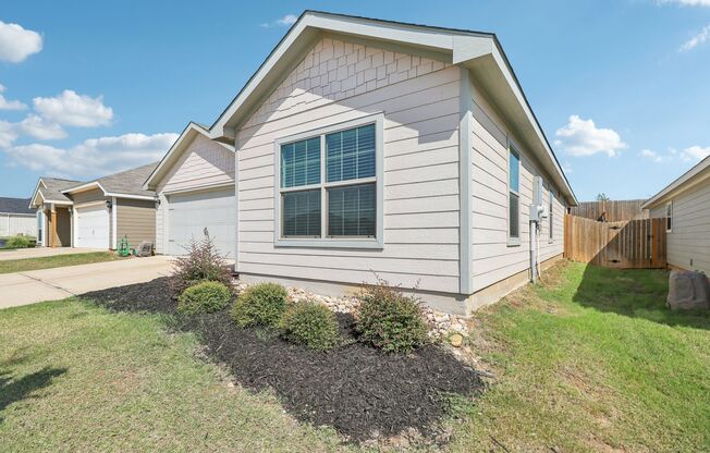 3 beds, 2 baths, 1,572 sqft, $1,945, Unit 612 Trinity Trl