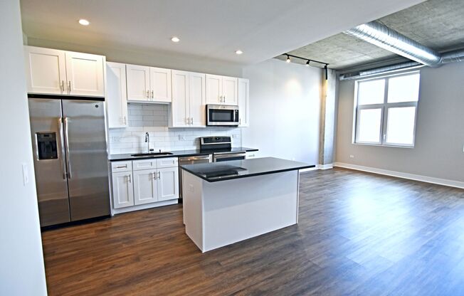 1 bed, 1 bath, 673 sqft, $3,050, Unit 3833-415