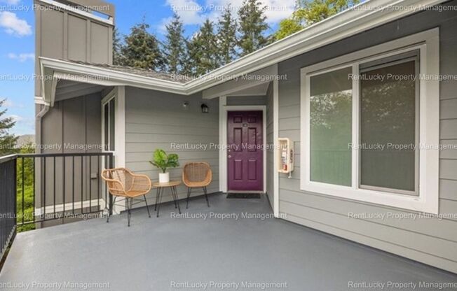 Spacious Cambria Hills Condo – Vaulted Ceilings & Great Amenities!
