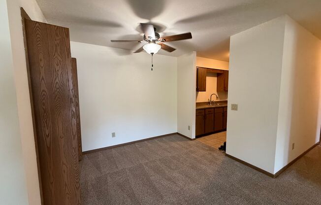 2 beds, 1 bath, 965 sqft, $1,625, Unit 7717CB
