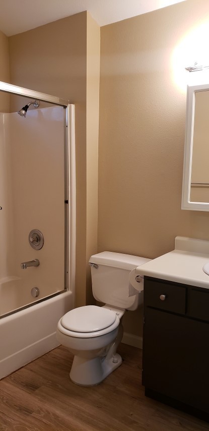 1 bed, 1 bath, $1,095, Unit # 20