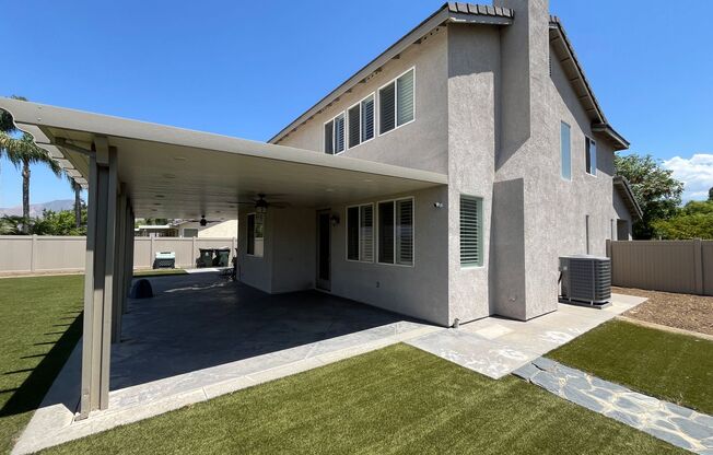 Two-Story 4-Bedroom Cul-de-Sac Home in the Redlands University Grove Community!