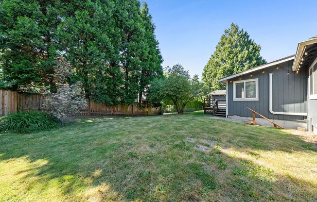 Kennydale Rambler with parking- Close to Lake Washington