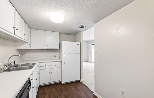 2 beds, 1.5 baths, $1,100, Unit Unit C-305