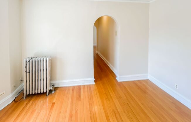 1 bed, 1 bath, 719 sqft, $1,850, Unit 1610-3W