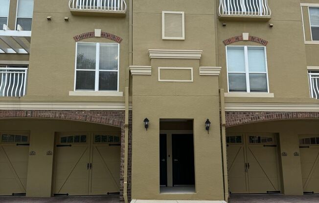 3 beds, 2 baths, $2,750, Unit # 213