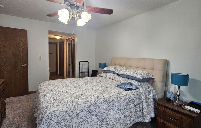 2 beds, 2 baths, $1,595