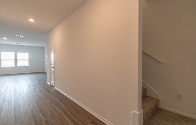 4 beds, 2.5 baths, $1,700