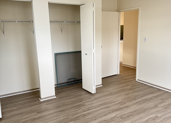 2 beds, 1 bath, 816 sqft, $2,600, Unit 612
