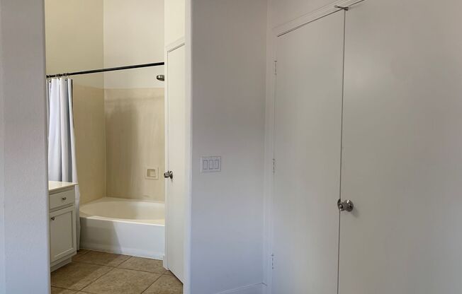 3 beds, 2.5 baths, $1,895