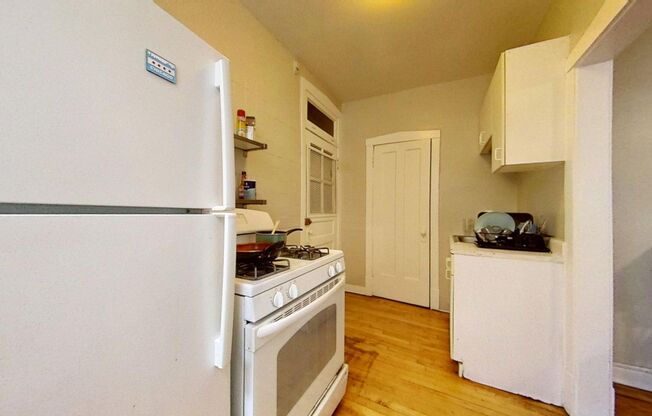 2 beds, 1 bath, 790 sqft, $2,800, Unit 1331 2A