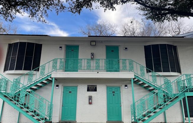 Studio, 1 bath, 325 sqft, $1,000, Unit 112A