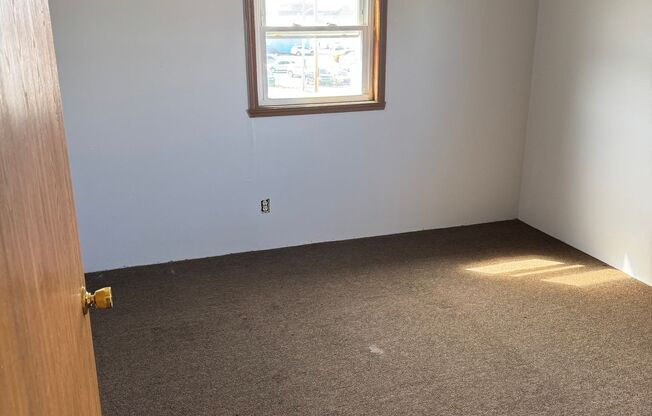 3 bedroom 1 bath second floor apartment