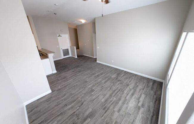 8708 TOMNITZ AVE #101