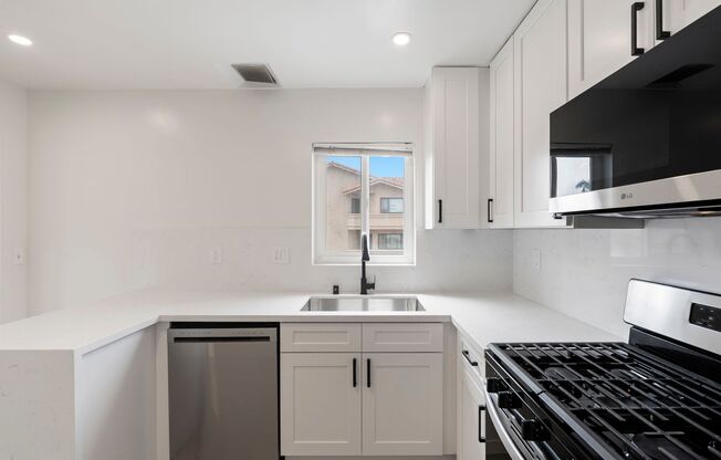228-230 Elm Ave