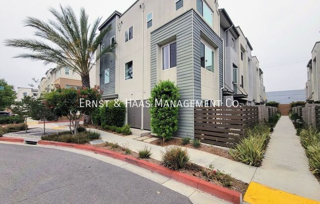 14414 STRAWBERRY LN