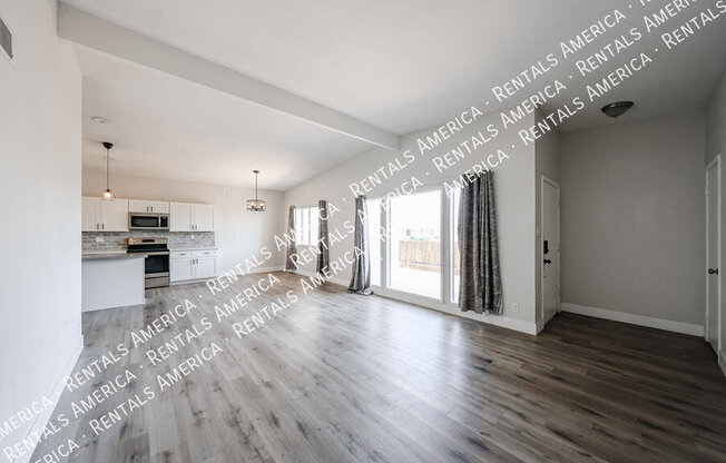2110 W GREENBRIAR DR