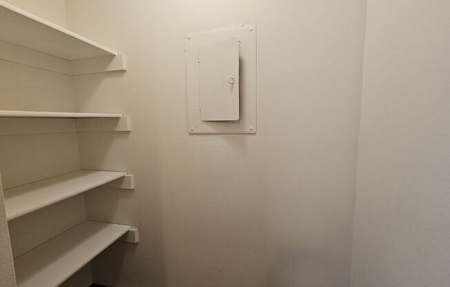 2 beds, 1.5 baths, 950 sqft, $1,425, Unit 17 - 102