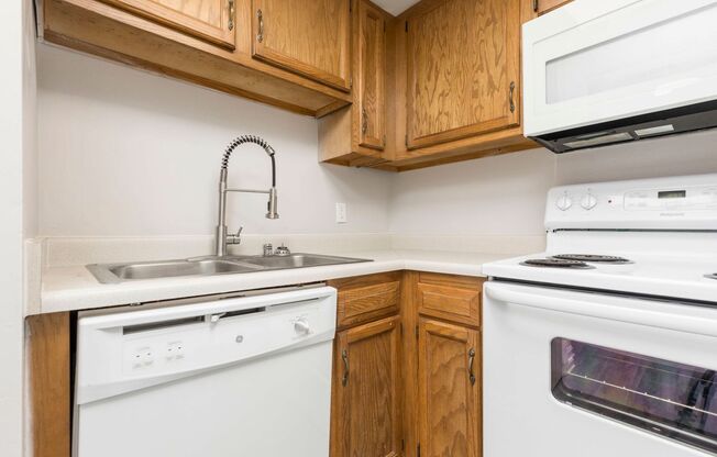 1 bed, 1 bath, $850, Unit 220