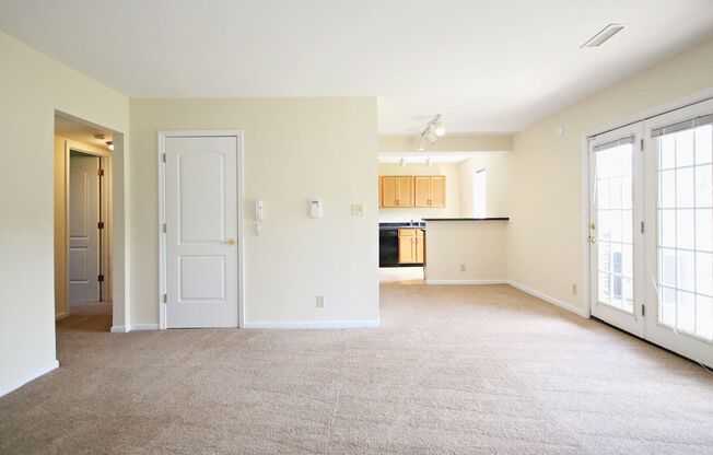 Pet-Friendly Villas at Southern Ridge Apartment