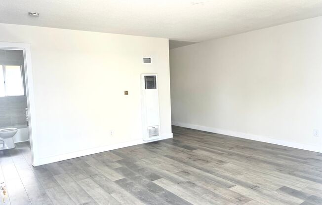 319 S. Alessandro St.