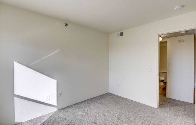 1 bed, 1 bath, 636 sqft, $1,700