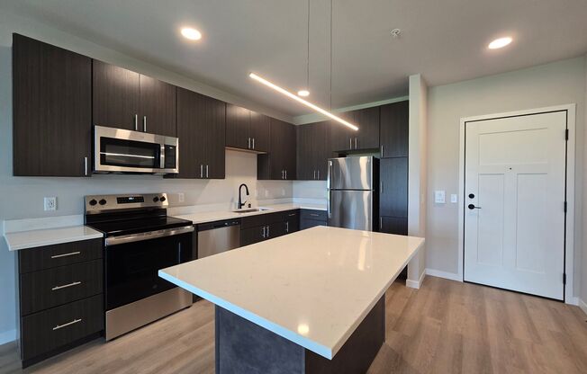 1 bed, 1 bath, 800 sqft, $1,750, Unit 8421-119